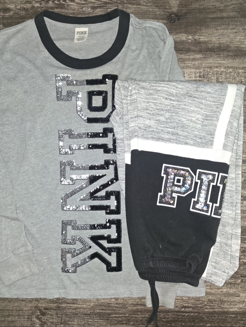 PINK Victoria's Secret Gray and Black Sequin Logo Jogger Set Large